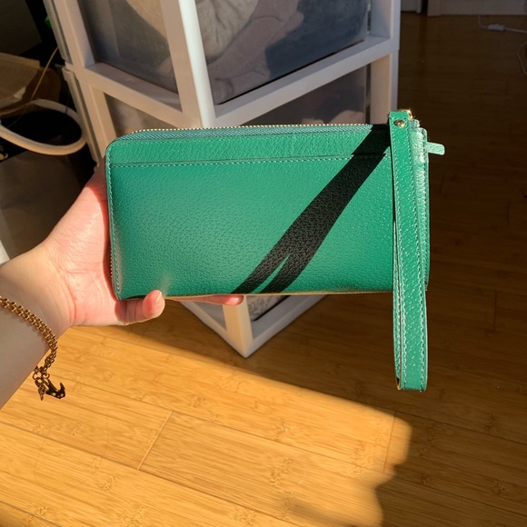Kate spade wristlet - Picture 2 of 5